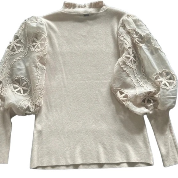 Sioni Milano Embroidered Statement Sleeve Sz Medium Woman Cream Ribbed Mock Neck - Picture 2 of 7